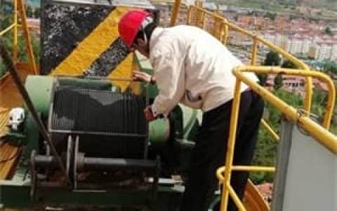 河北建工集团省四建六分公司山澜园项目部开展起重机械专项整治行动