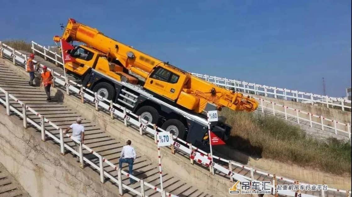 200万买辆出口60吨吊车,你愿意吗?
