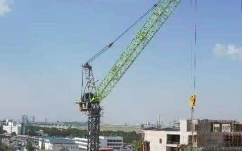 中联重科勇闯科技“无人区” 全球最大吨位动臂塔上海施工首秀