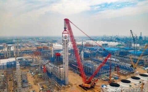中国超级移动起重机迎来新突破，全球最大履带吊再升级，超越真难