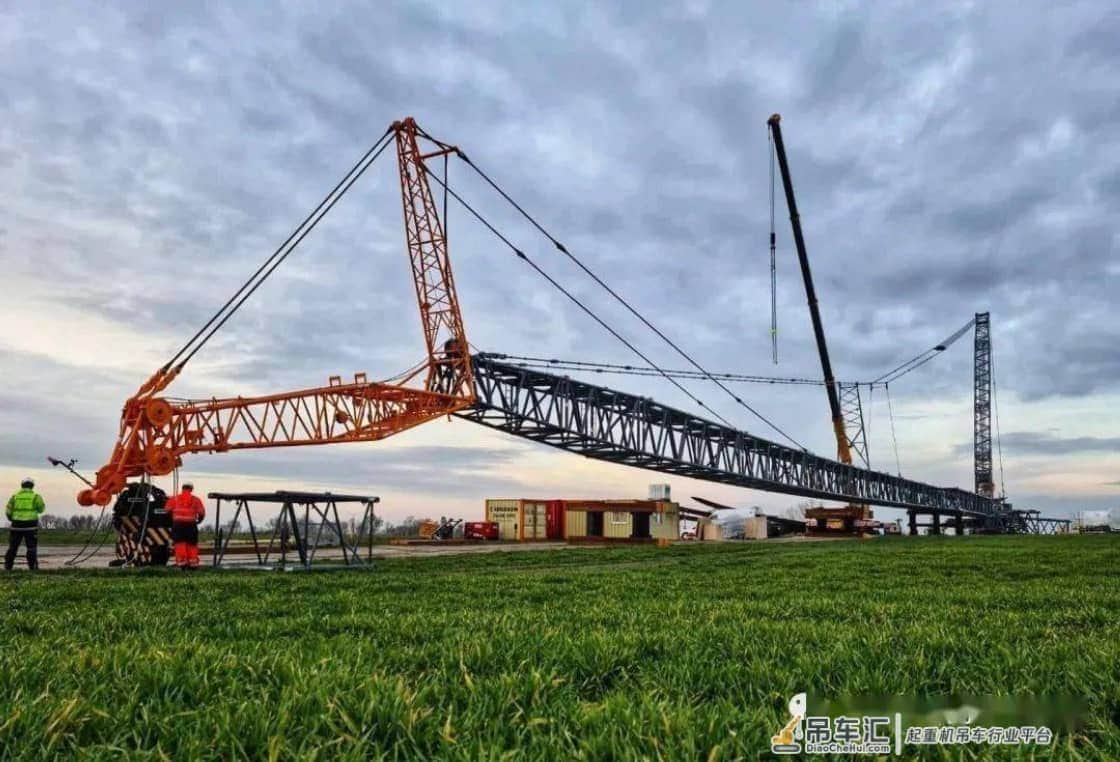 轮式吊车也有“麒麟臂”,利勃海尔 LG1750 Power Boom 助力风电建设