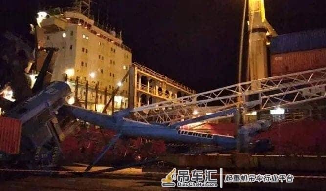 事故!三船连环碰撞,港口起重机倒塌!