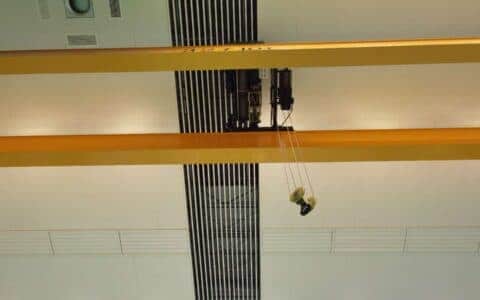 台冠桥式起重机维护保养——轨道、桥架