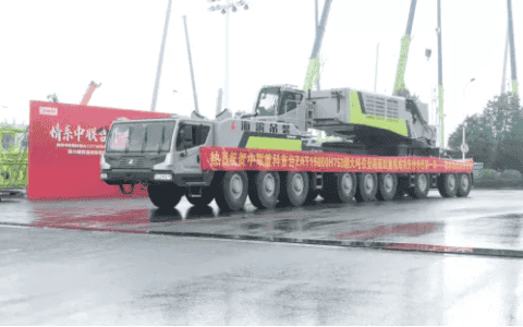 全球量产最大吨位全地面起重机在长交付