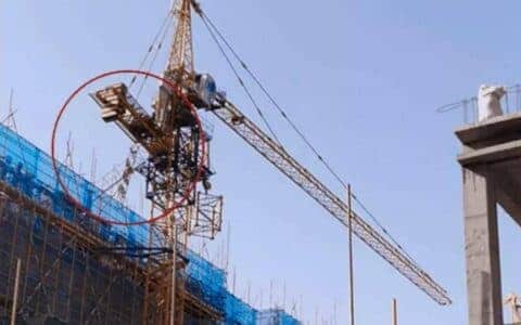 痛心！济南一在建工地发生塔吊事故