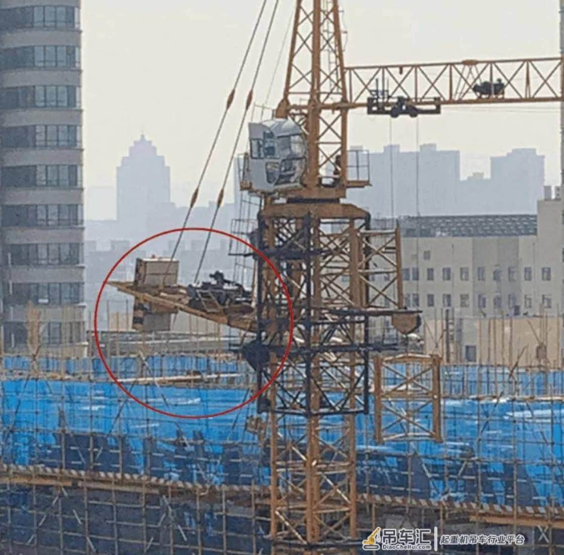 痛心!济南一在建工地发生塔吊事故