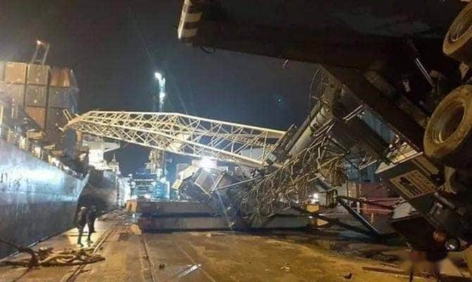 三船连撞!港口“碰碰船”再发,起重机倾覆致一人严重受伤!
