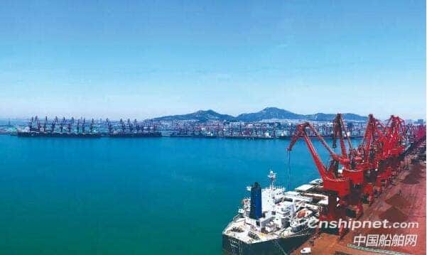 全球首台永磁直驱港口门座起重机投入使用
