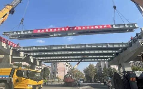 破交通“最堵点”| 600人上阵18台300吨履带吊日夜兼程 济阳路改建持续加速