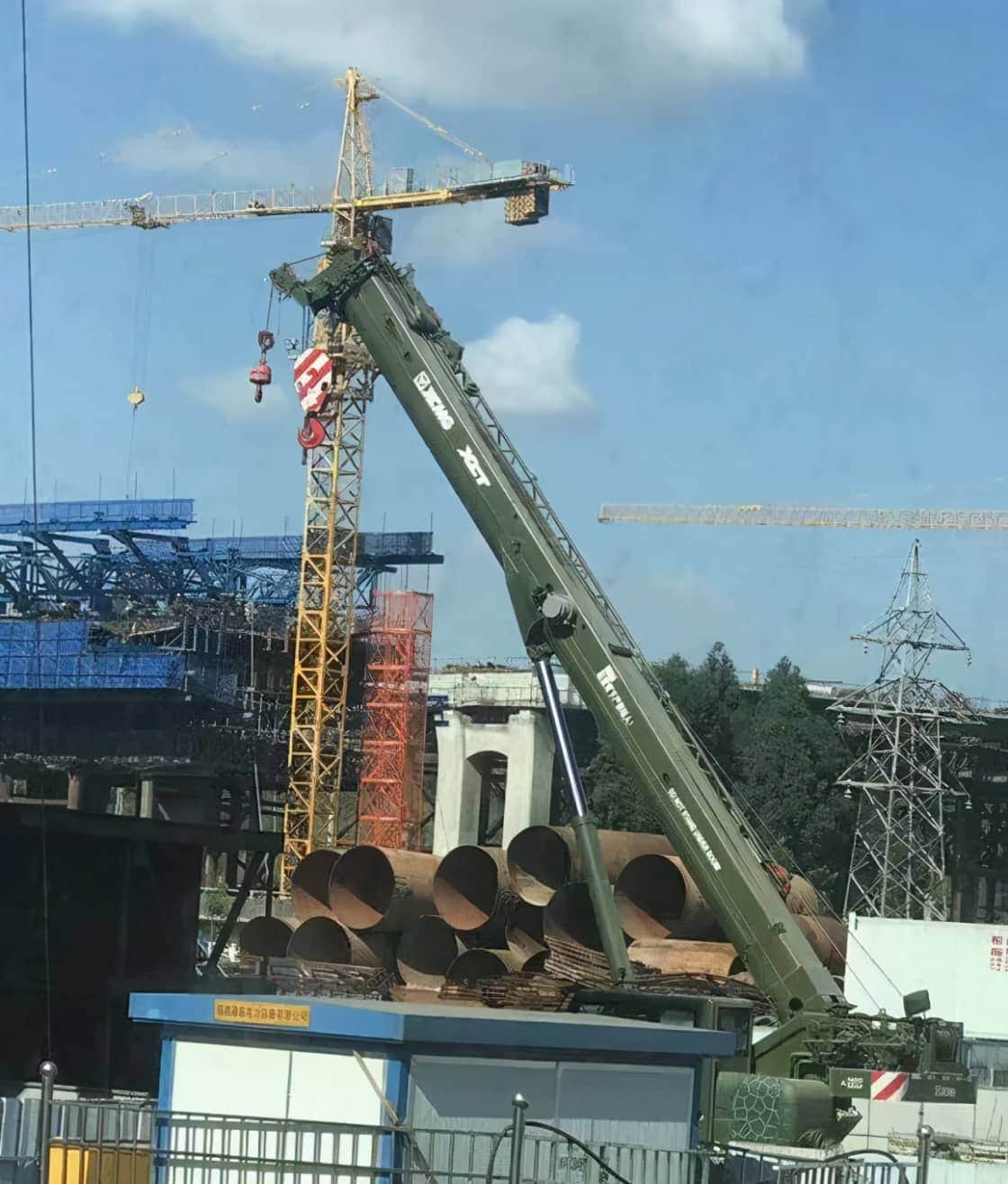 徐工的军绿吊车，普通人也能入手了吗？
