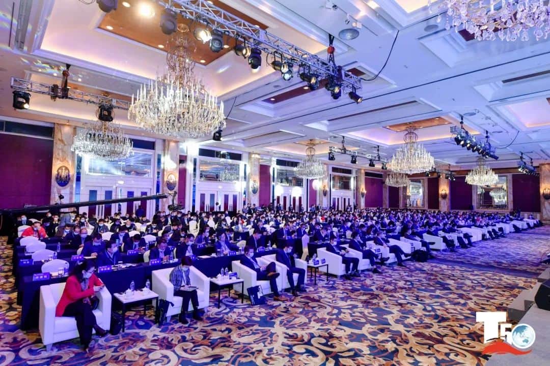 2020年全球工程机械50强峰会揭榜!徐工冲顶全球移动式起重机第一!
