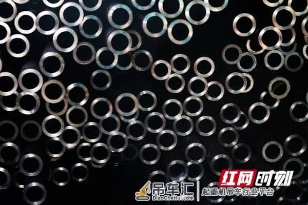 华菱衡钢起重机臂架用管获湖南省制造业首批“单项冠军”!