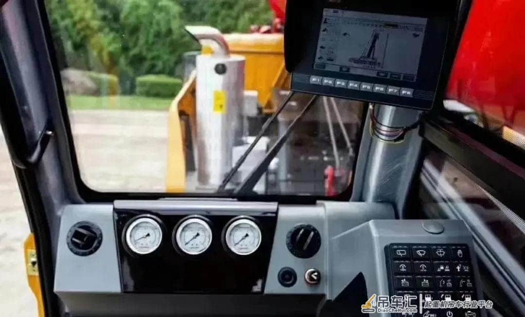 三一STC500E5吊车,10m幅度额载19吨