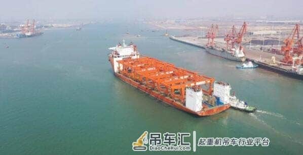 中铁联合集装箱6台大型自动化轨道式龙门吊设备靠泊北部湾港钦州港