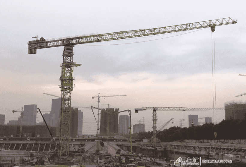 未来顶级专业足球场！中联重科超大型塔机群助力建造又一世界之最
