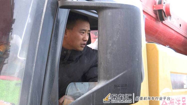 莱阳吊车司机连夜支援栖霞事故救援现场 心愿:想看到被困矿工安全升井,挨个抱一下