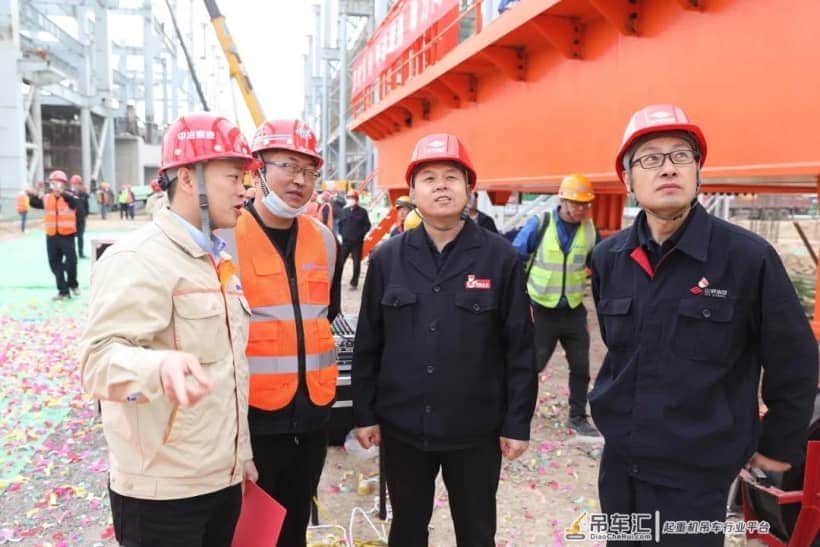 陶家岭炼钢转炉连铸工程起重机开始吊装