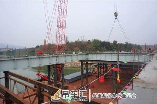 成都金堂淮州湾大桥建设有序推进,主桥梁段吊装完成70%