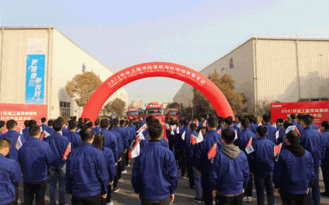 价值超3000万！徐工中小吨位履带吊批量发运海外