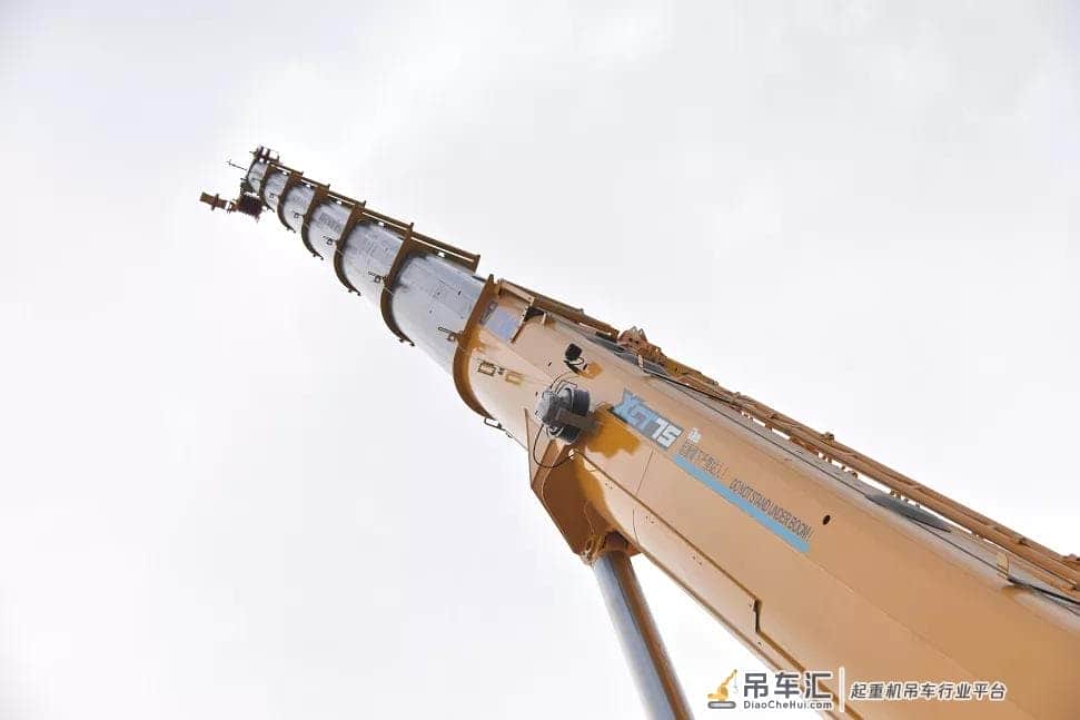 徐工新款XCT75L7吊车推出!七节“U型”65米主臂