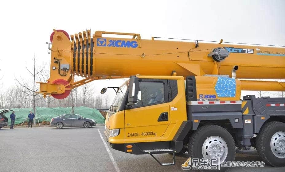 徐工新款XCT75L7吊车推出!七节“U型”65米主臂