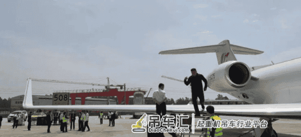 顶级公务机被击穿，遭遇停飞，竟与起重机有关，究竟是怎么回事的？