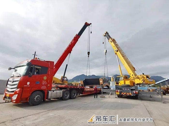 出动两部吊车？！桂平大藤峡右岸迎来了一个巨无霸级大家伙！