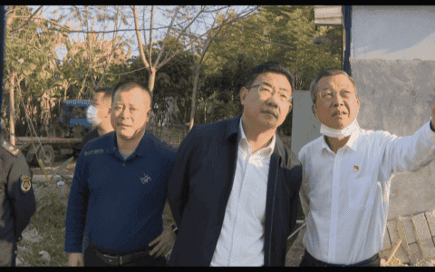 大型！揭阳拆除一栋553.75平方米的“两违”建筑，启用吊车炮机…
