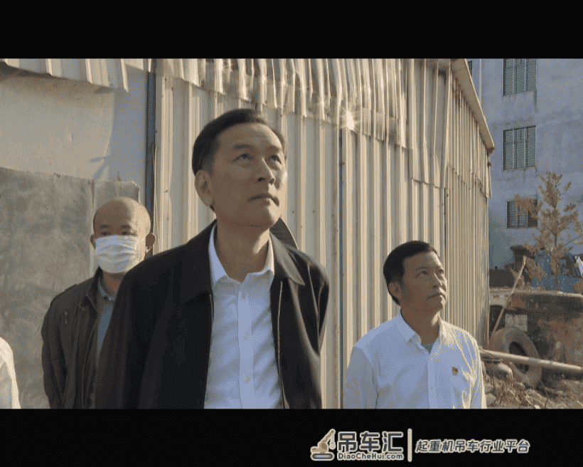 大型!揭阳拆除一栋553.75平方米的“两违”建筑,启用吊车炮机…