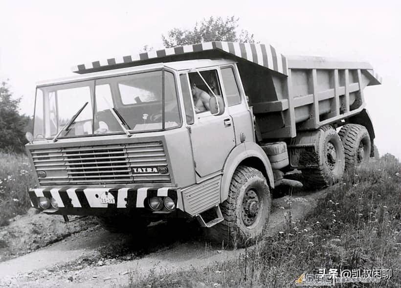 太脱拉T813-4x4、6x6、8x8大件牵引卡车和起重机