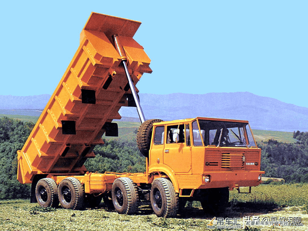 太脱拉T813-4x4、6x6、8x8大件牵引卡车和起重机