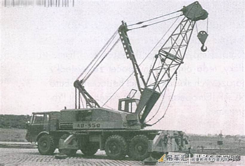 太脱拉T813-4x4、6x6、8x8大件牵引卡车和起重机