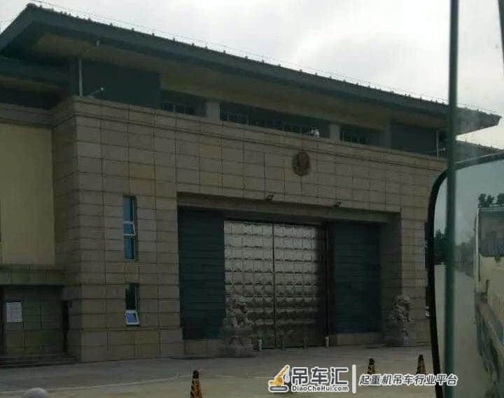 为了赚钱，又一位吊司进监狱了…