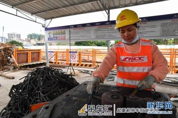 上得塔吊，下得隧道——粤港澳大湾区地铁建设一线的“女汉子”