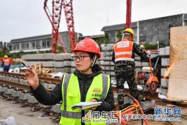 上得塔吊,下得隧道——粤港澳大湾区地铁建设一线的“女汉子”