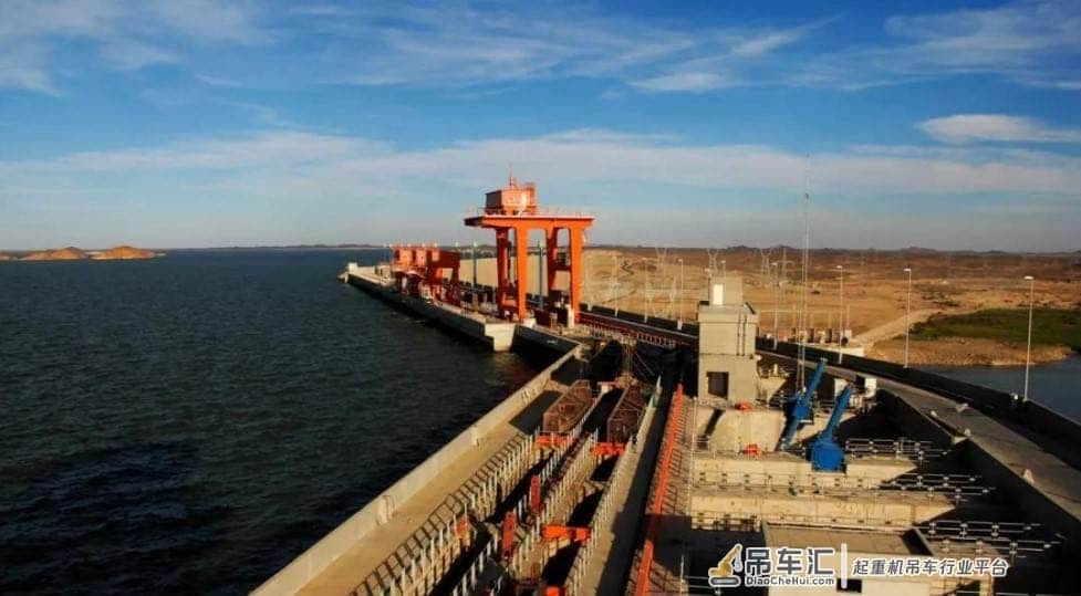 科普双吊点双向门机对变频器的应用