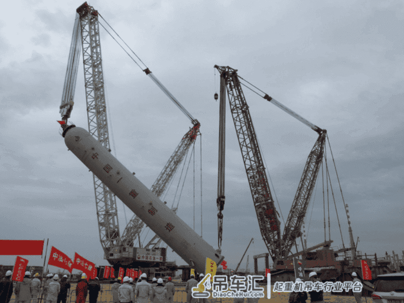 吊装总重1015吨广东石化首台超千吨设备2021年首吊成功
