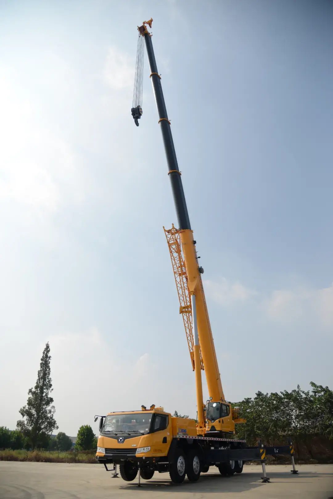 徐工新款QY70KC-1吊车,五节主臂长度达到49m