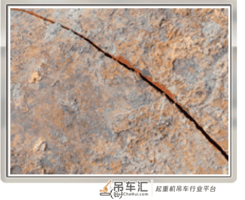基于无人机平台的起重机金属结构损伤检测方法