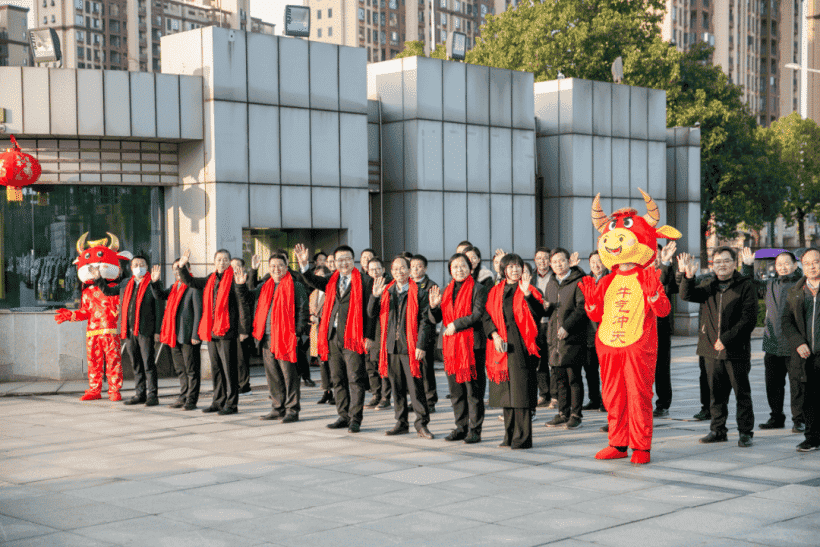 2021中联重科工程起重机分公司履带吊产品发车仪式暨开门红活动成功举行