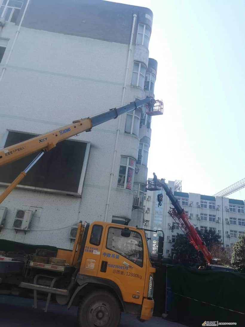 武汉吊车出租外墙修补案例