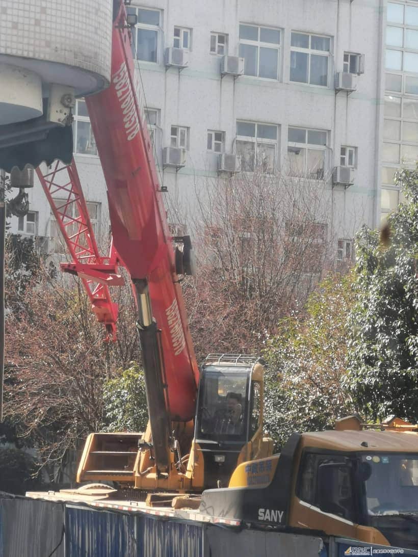武汉吊车出租外墙修补案例