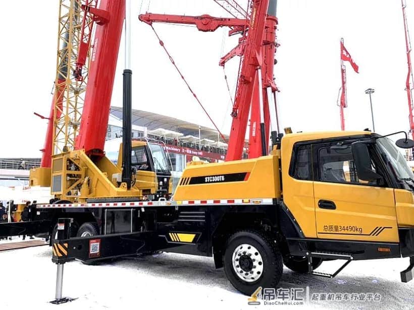 STC300T6吊车,主臂全伸48m!六节臂,这个配置如何?