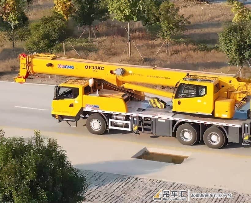 还在纠结25吨吊车?不如跳出来干!30吨吊车咋样?