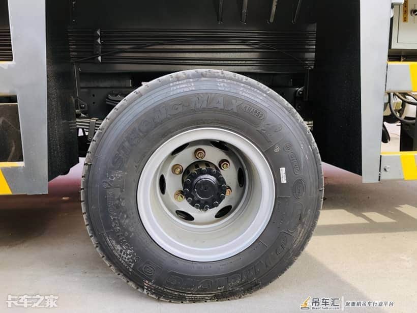 适合城乡市场,详解凯马凯捷M3吊车底盘