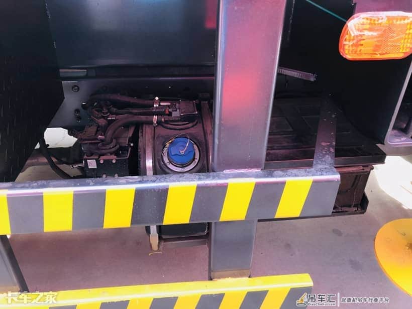 适合城乡市场,详解凯马凯捷M3吊车底盘
