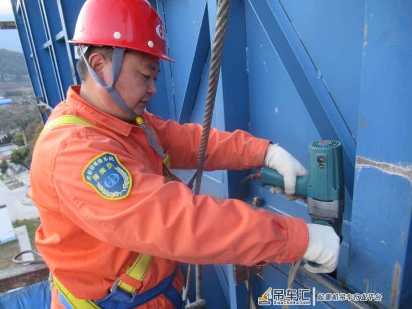 西昌航天报国群英谱·林国建:金牌吊装指挥