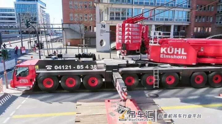 利勃海尔汽车吊黑武士