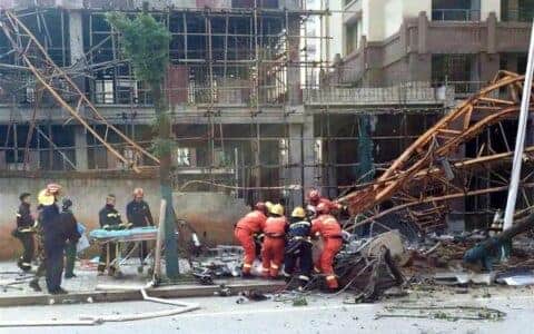 阿筑分享起重机脱钩砸死操作工