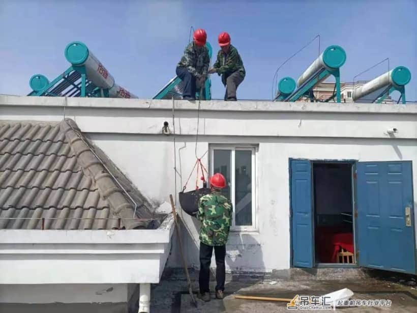 我为群众办实事 | 维护群众“头顶上的安全”,他们开着吊车来了——